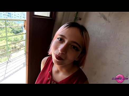 ❤️ Studint Sensual sûget in frjemdling yn 'e bûtenwrâld - Cum op syn gesicht ❤️❌ Porno op fy.hdpornpics.ru ❌❤